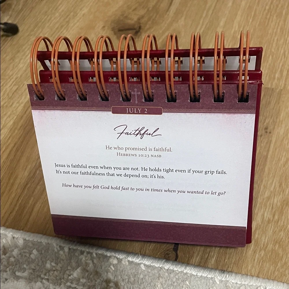 Inspirational Daily Desk Calendar - Red